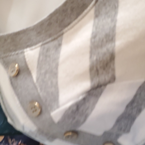 Talbots Stretch Weekend Tee SZ MD - Picture 2 of 3